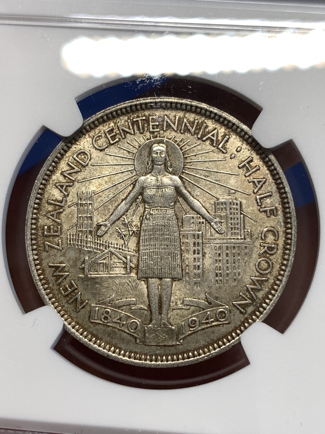 《竞宝斋》第251场-周日，周一2场连拍 (全场包邮) NGC MS63 老包浆新西兰1940年乔治六世百年纪念1/2克朗银币