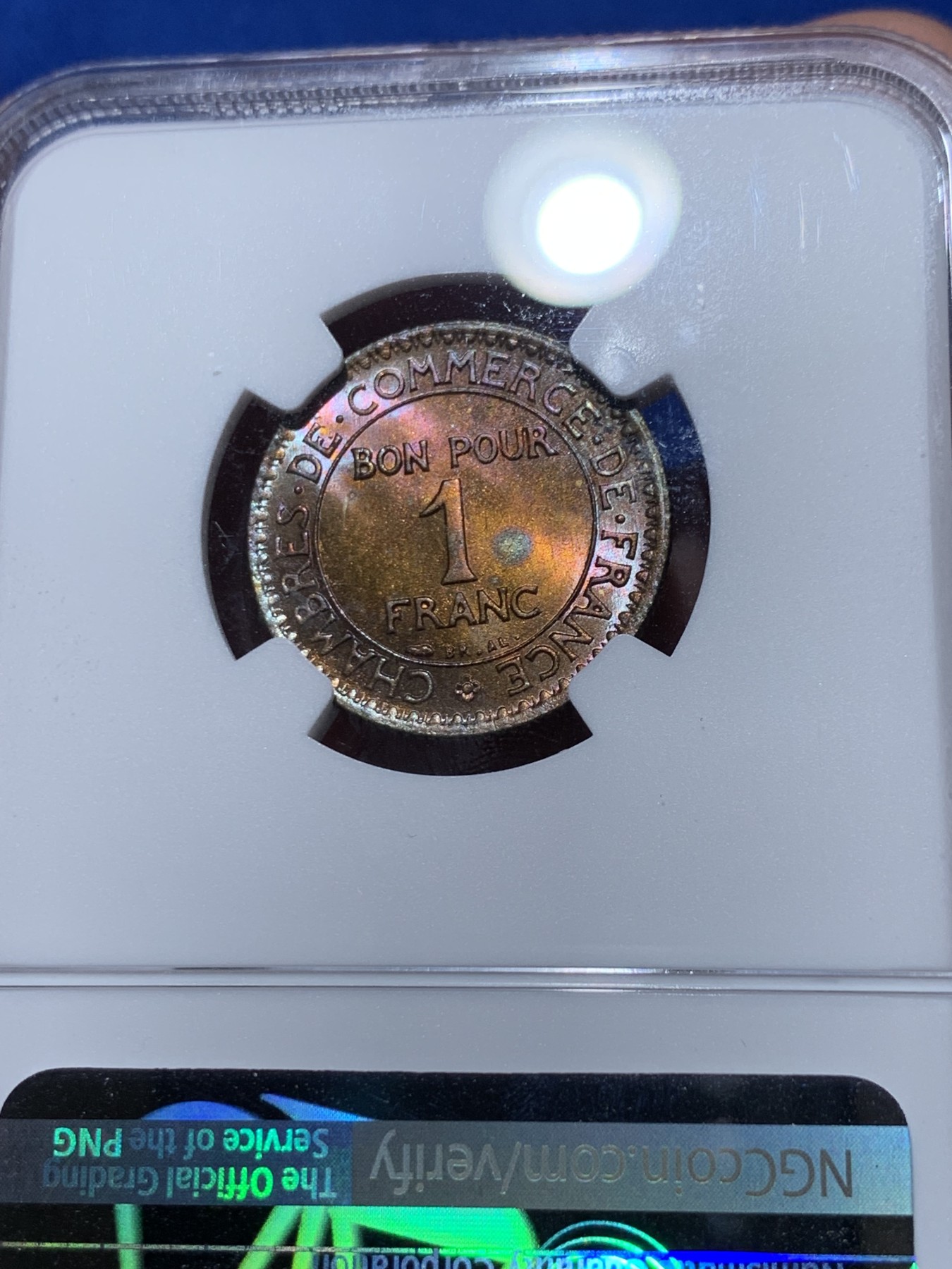 《竞宝斋》第251场-周日，周一2场连拍 (全场包邮) NGC MS62 1924年 法国贸易法郎铜币 底板好两面炫彩强转光 低评了