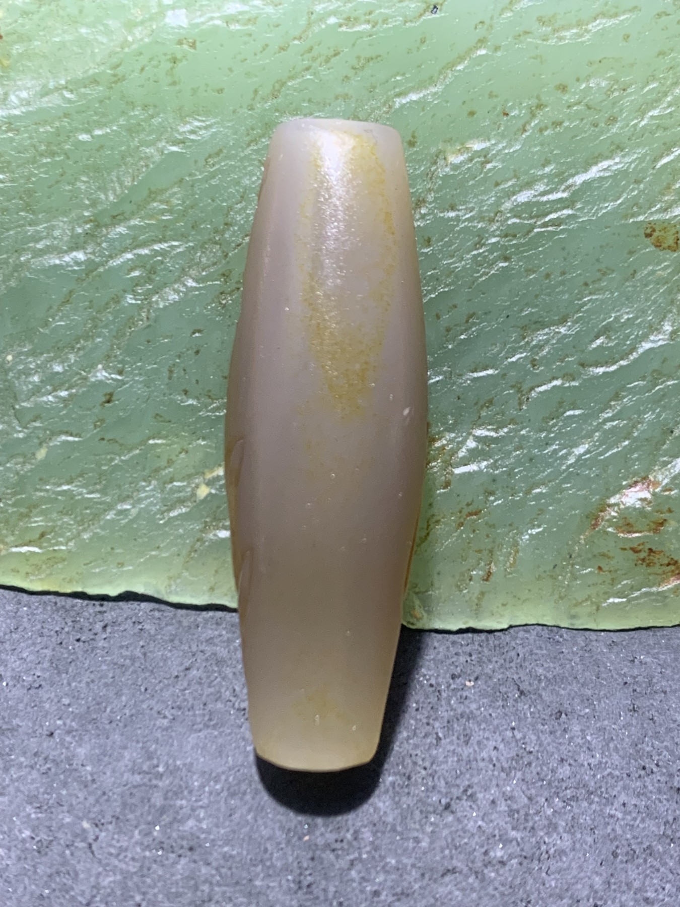 精美亚光高玉化巴西玛瑙手工俏色巧雕灵猴吊坠一个！
