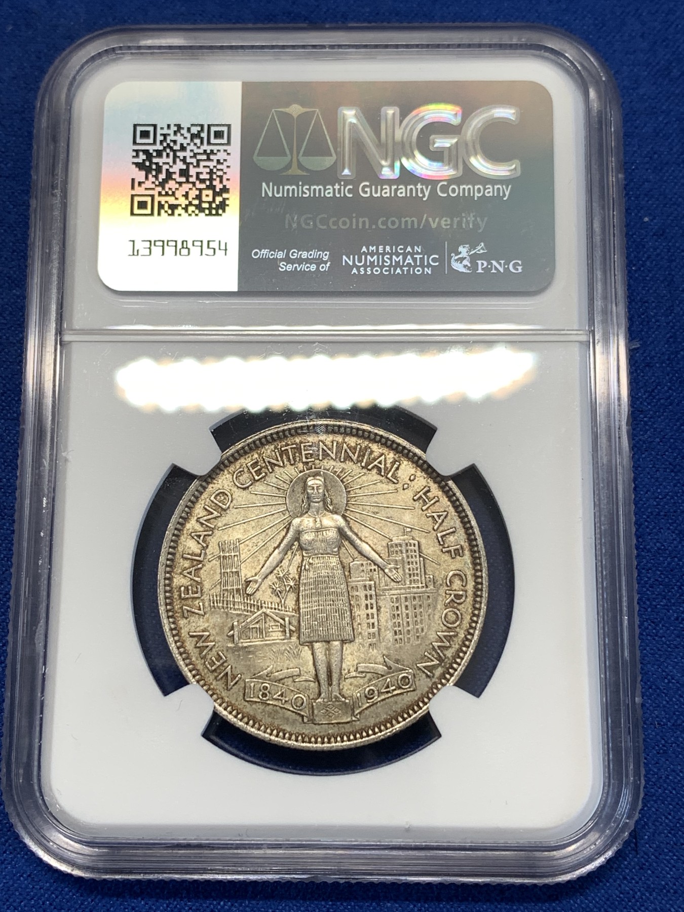 《竞宝斋》第251场-周日，周一2场连拍 (全场包邮) NGC MS63 老包浆新西兰1940年乔治六世百年纪念1/2克朗银币