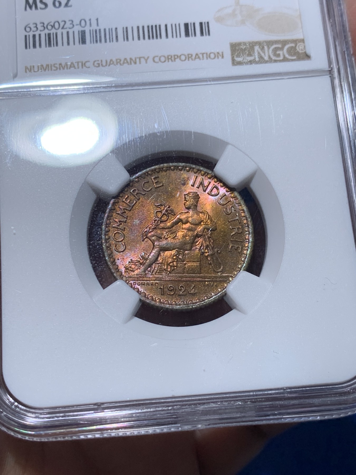 《竞宝斋》第251场-周日，周一2场连拍 (全场包邮) NGC MS62 1924年 法国贸易法郎铜币 底板好两面炫彩强转光 低评了