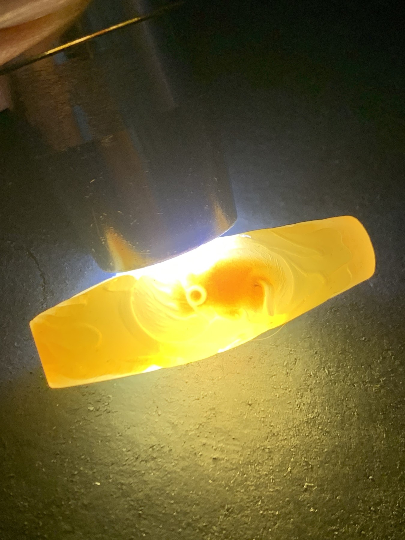 精美亚光高玉化巴西玛瑙手工俏色巧雕灵猴吊坠一个！