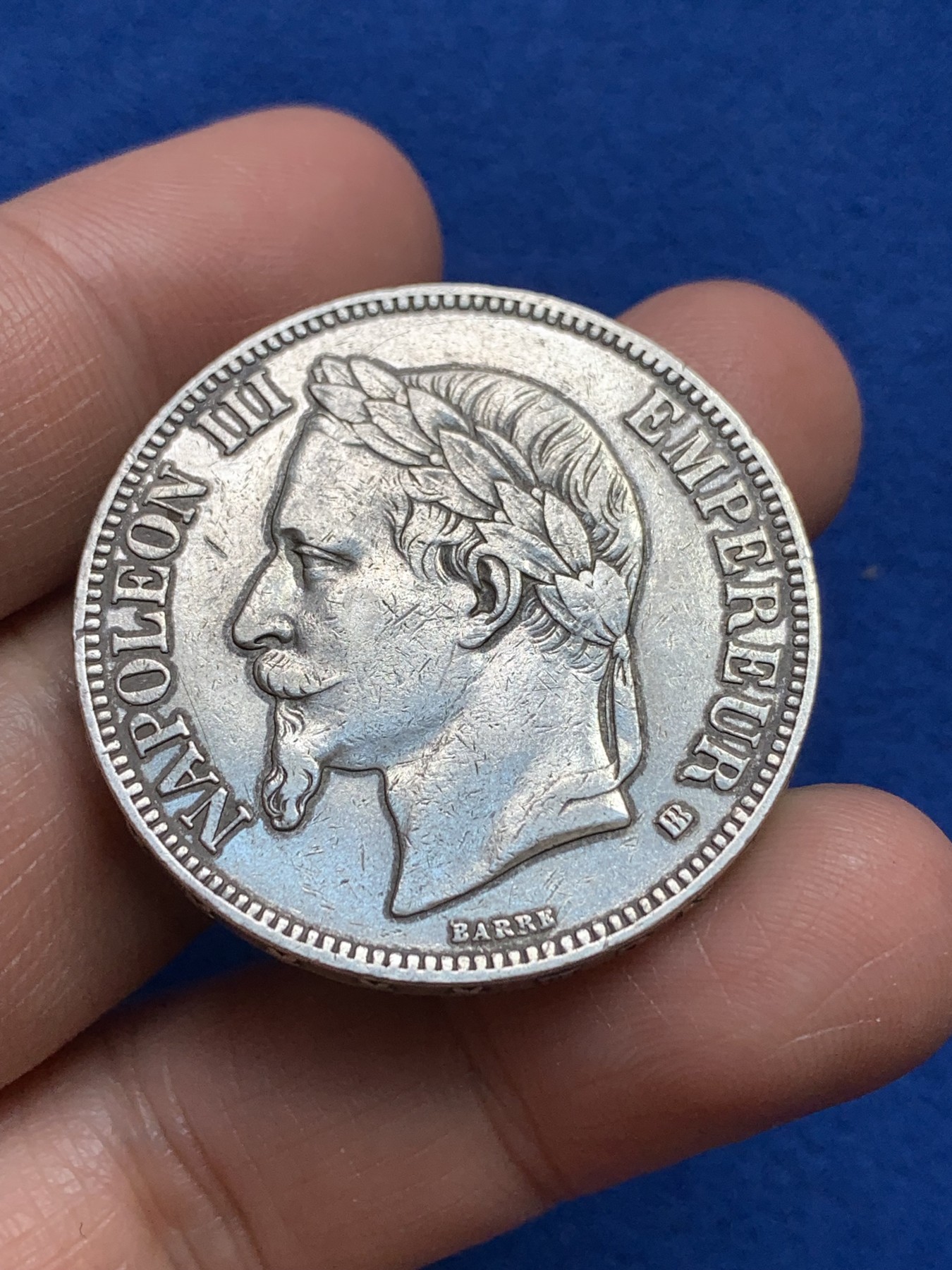 《竞宝斋》第251场-周日，周一2场连拍 (全场包邮) 法国1867年BB版拿破仑三世5法郎银币 底板不错 通货好品