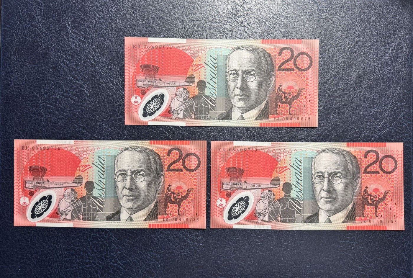 收藏联盟Quantum Auction 第333期拍卖  澳大利亚2008年20元三张 品相全新UNC 早期年份 “皇家飞行医生服务”组织创始人 牧师 约翰.弗林