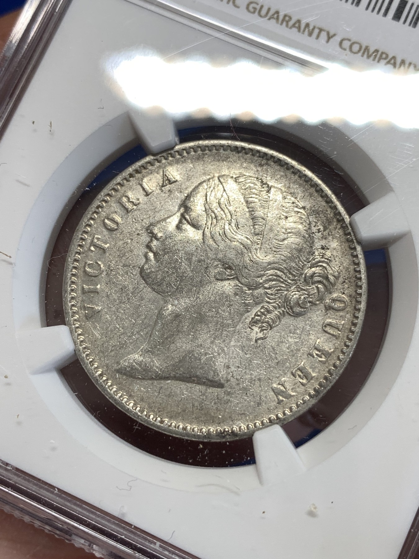 《竞宝斋》第252场-周日，周一2场连拍 (全场包邮) NGC AU50 英属印度1840年维多利亚女王双辫版1卢比银币