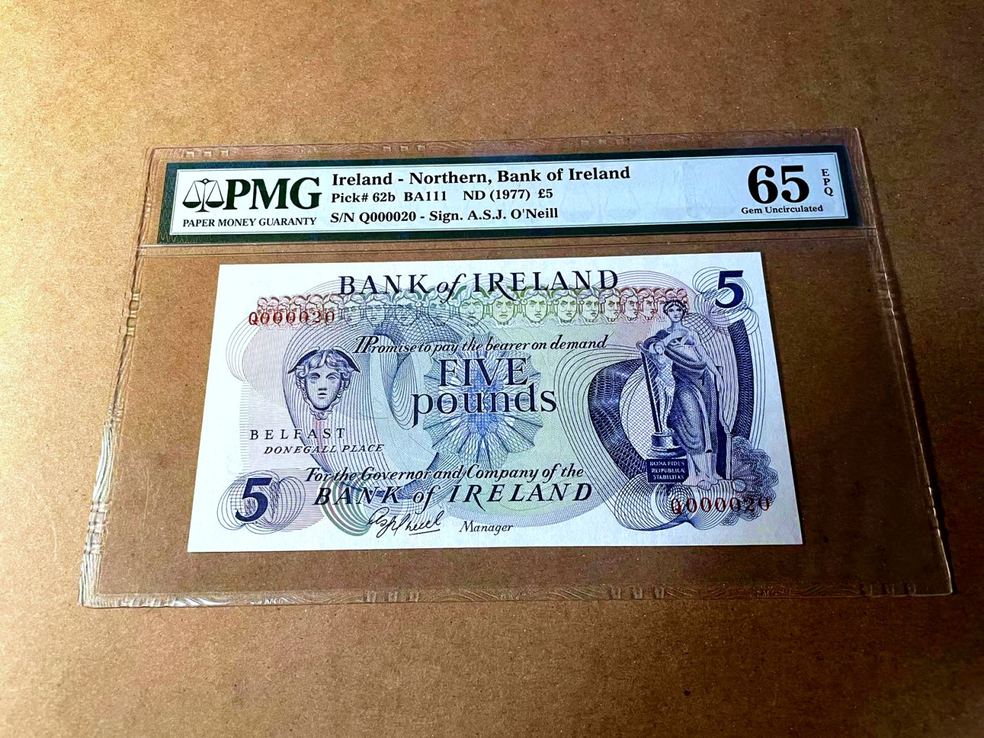 【Blue Auction】✨世界纸币精拍第450期——英伦三岛专场 【p62b 20小号】北爱尔兰 1977年5镑 PMG65EPQ 绝品