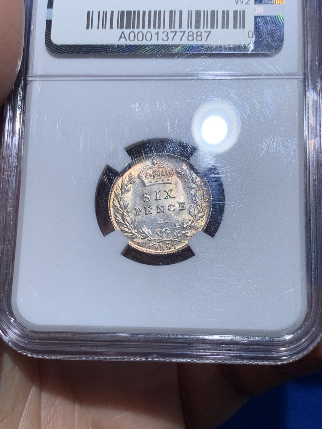 《竞宝斋》第252场-周日，周一2场连拍 (全场包邮) NGC MS64 英国维多利亚女王披纱6便士银币  橙彩包浆很好看 gem宝石光泽