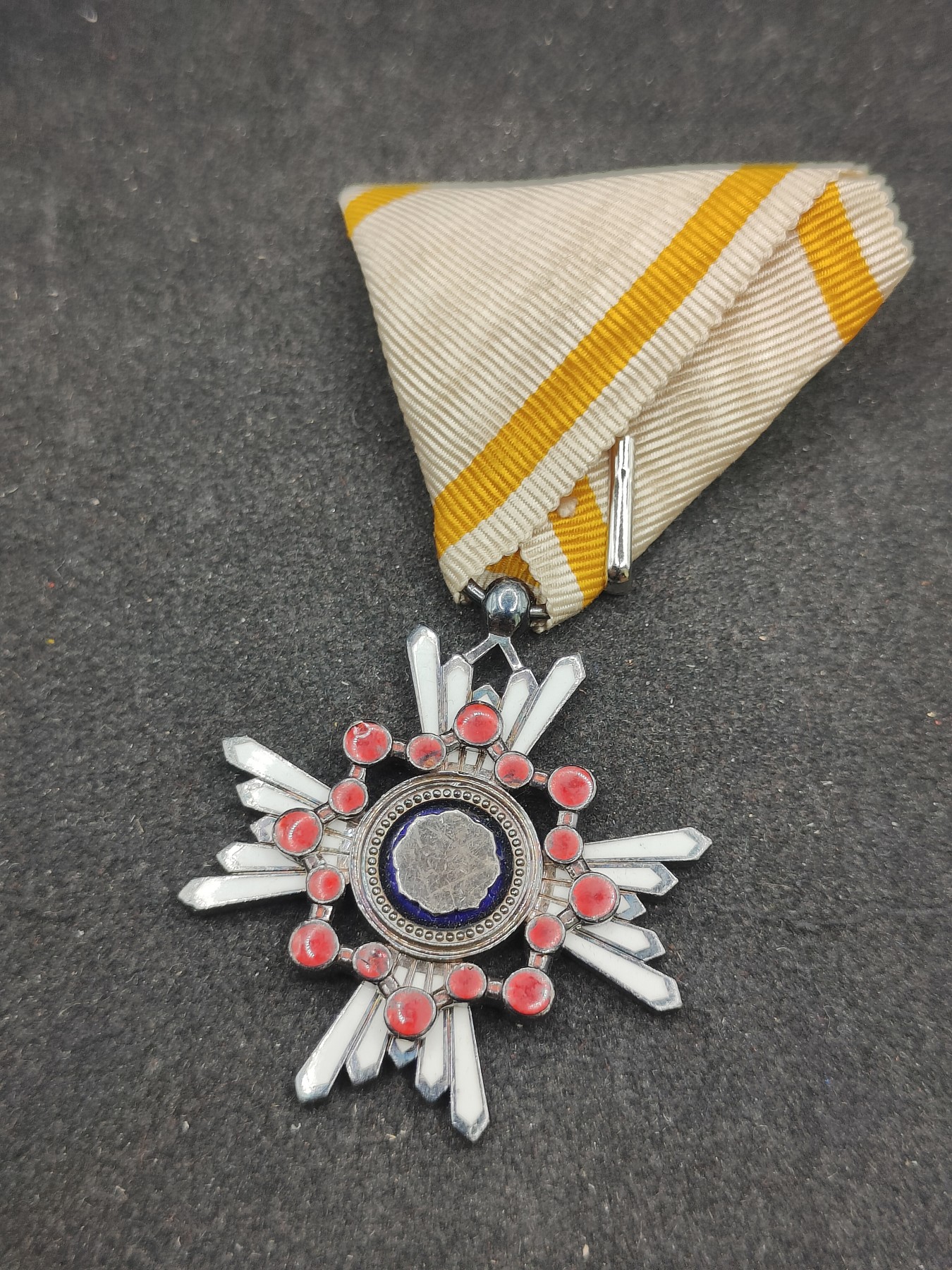 全场0元起拍 第142期 咸鱼国勋章拍卖专场 3月27日（周三）下午6：00开始 日本六等瑞宝章银制