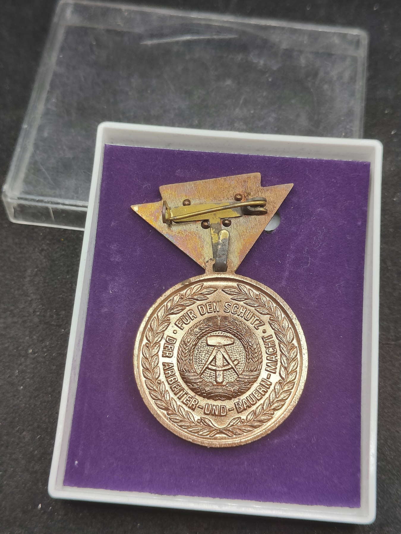 全场0元起拍 第142期 咸鱼国勋章拍卖专场 3月27日（周三）下午6：00开始 东德人民军军预备役证章