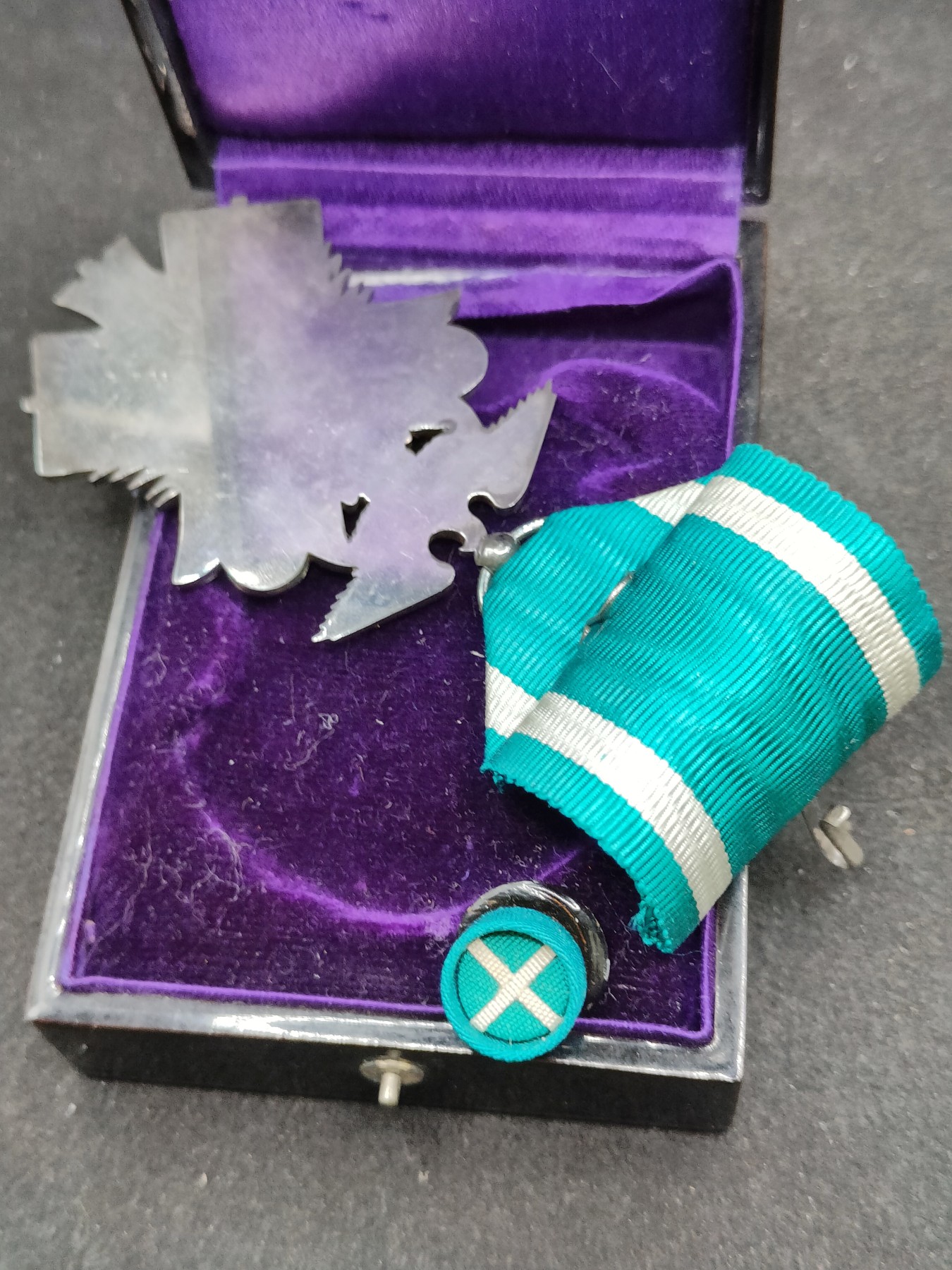 全场0元起拍 第142期 咸鱼国勋章拍卖专场 3月27日（周三）下午6：00开始 日本七级金鸱章银制带盒略