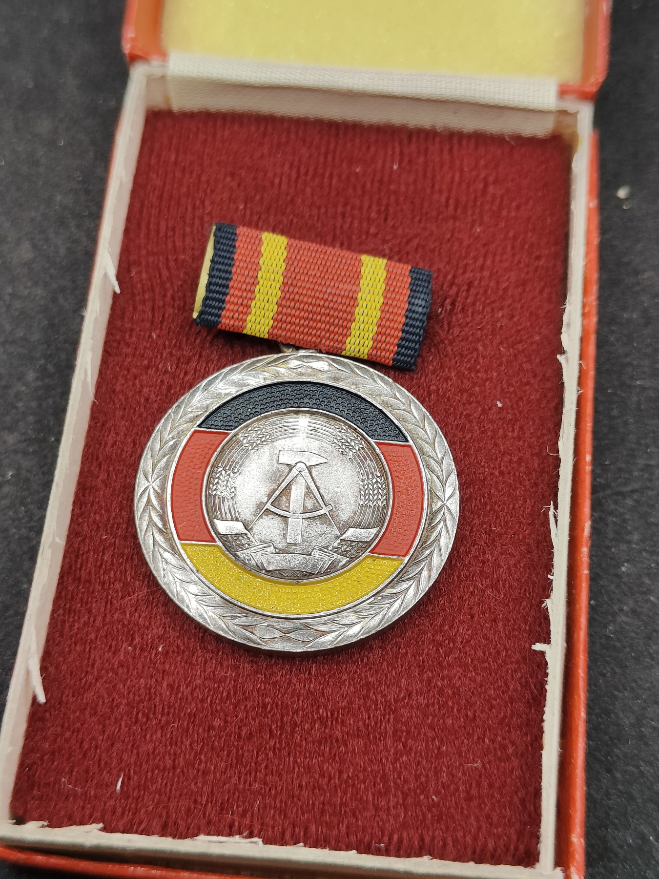 全场0元起拍 第142期 咸鱼国勋章拍卖专场 3月27日（周三）下午6：00开始 东德 德意志民主民主共和国功绩奖章