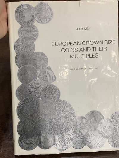 《竞宝斋》第252场-周日，周一2场连拍 (全场包邮) - 欧洲克朗尺寸硬币目录，332页大16开，包括1486 年至 1599 年期间所有已知类型的德国泰勒（包括大型泰勒），内容更加全面且包括对应的达文波特编号。书内有少量读者标注。