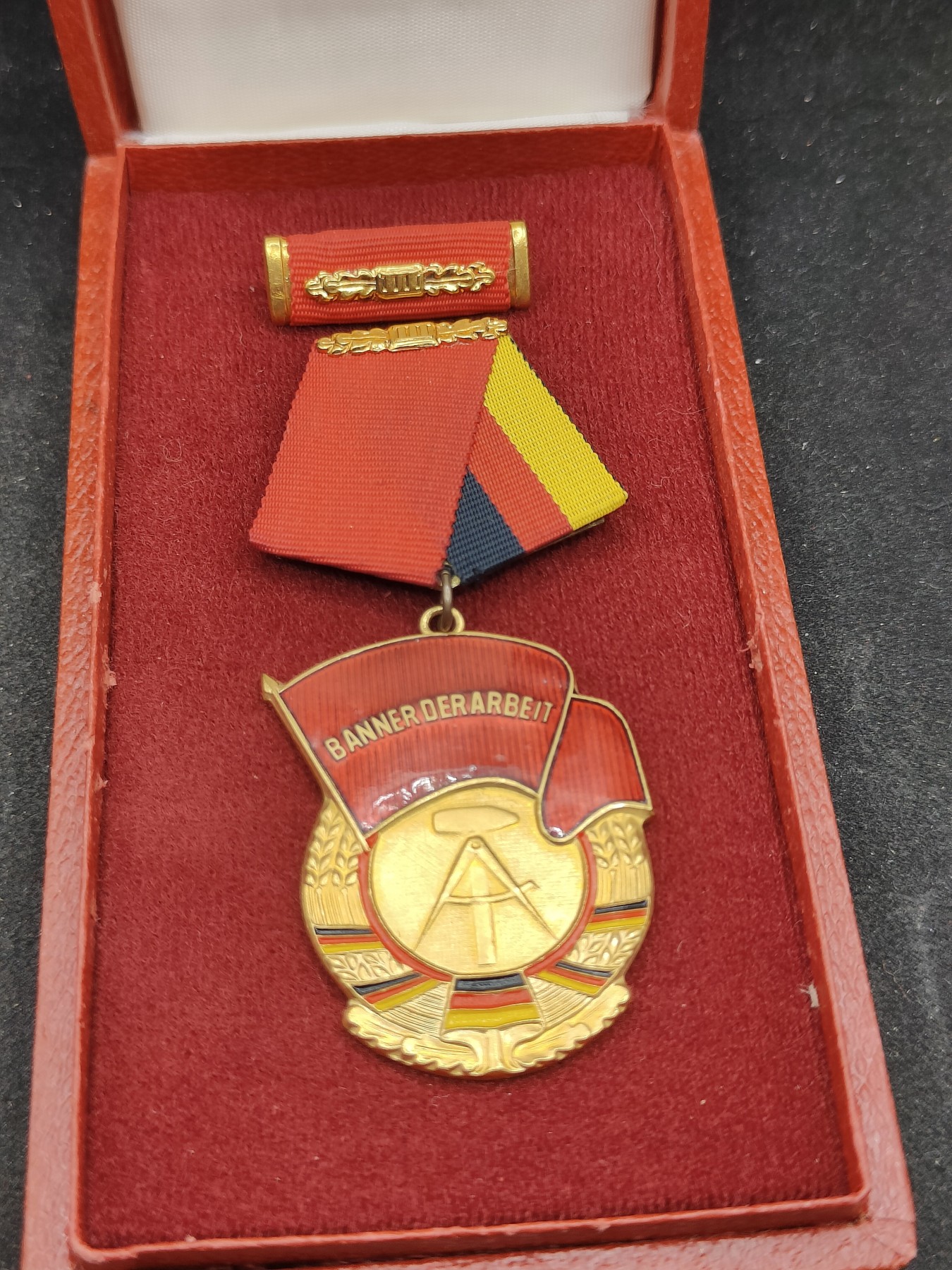 全场0元起拍 第142期 咸鱼国勋章拍卖专场 3月27日（周三）下午6：00开始 东德 早期 劳动旗帜勋章