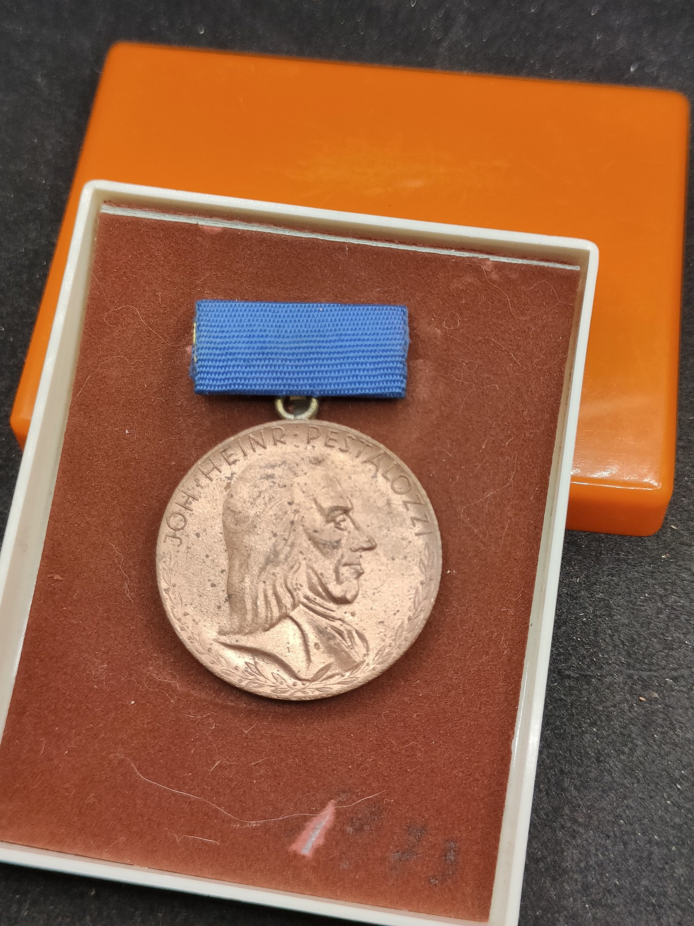 全场0元起拍 第142期 咸鱼国勋章拍卖专场 3月27日（周三）下午6：00开始 东德裴斯洛泰齐忠诚服务奖章