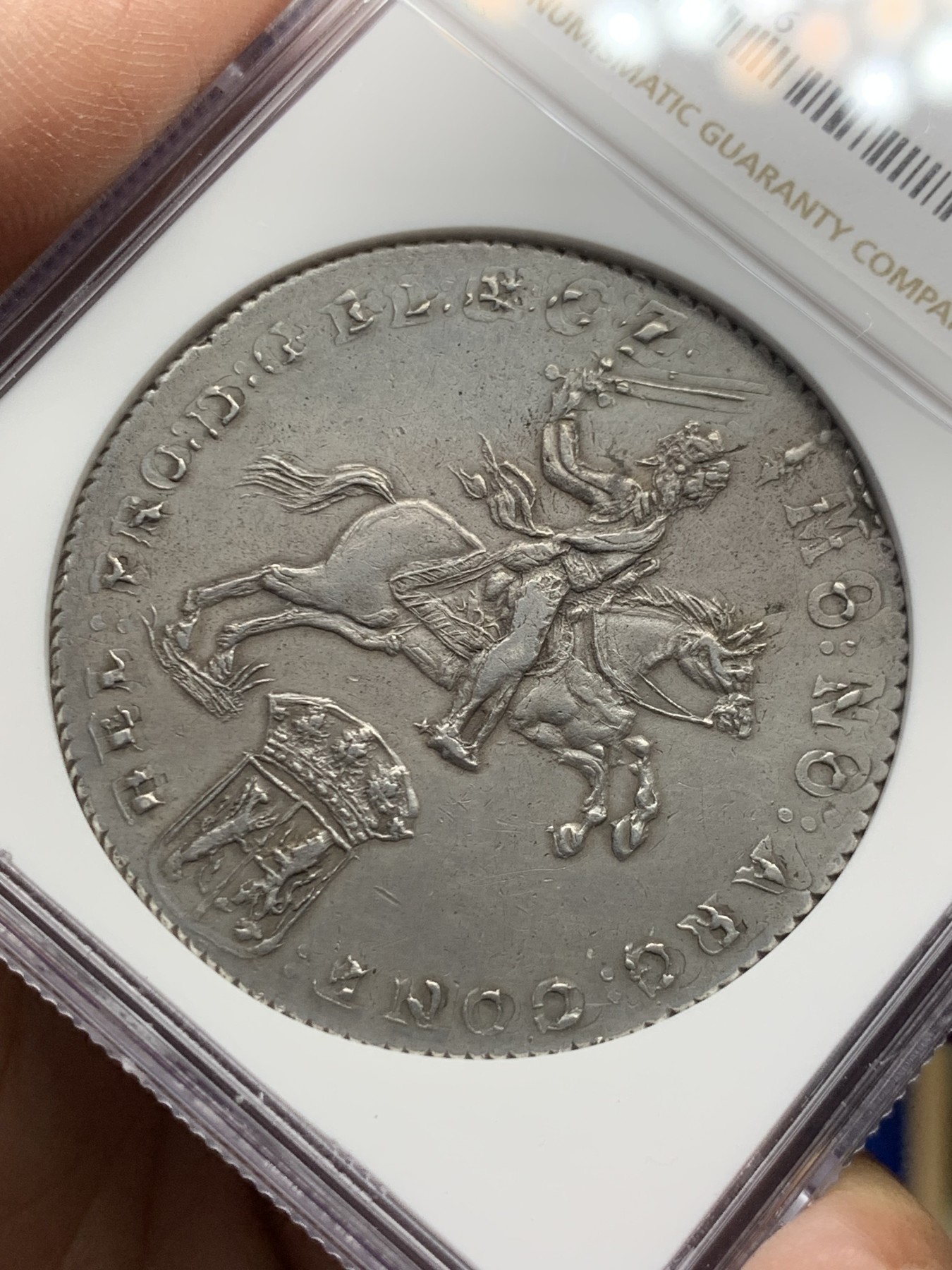 《竞宝斋》第252场-周日，周一2场连拍 (全场包邮) 唯一冠军分 NGC AU55 荷兰 海尔德兰省 1杜卡特 大马剑银币 稀见厂别  正面复打奔马更显灵动 背面打制近乎完美 毕业品种不可错过