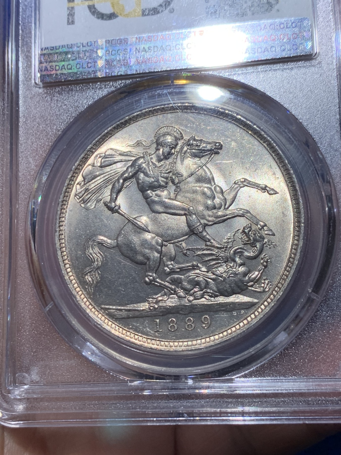 《竞宝斋》第252场-周日，周一2场连拍 (全场包邮) PCGS MS62 英国1889年披纱马剑克朗银币 十字光漂亮