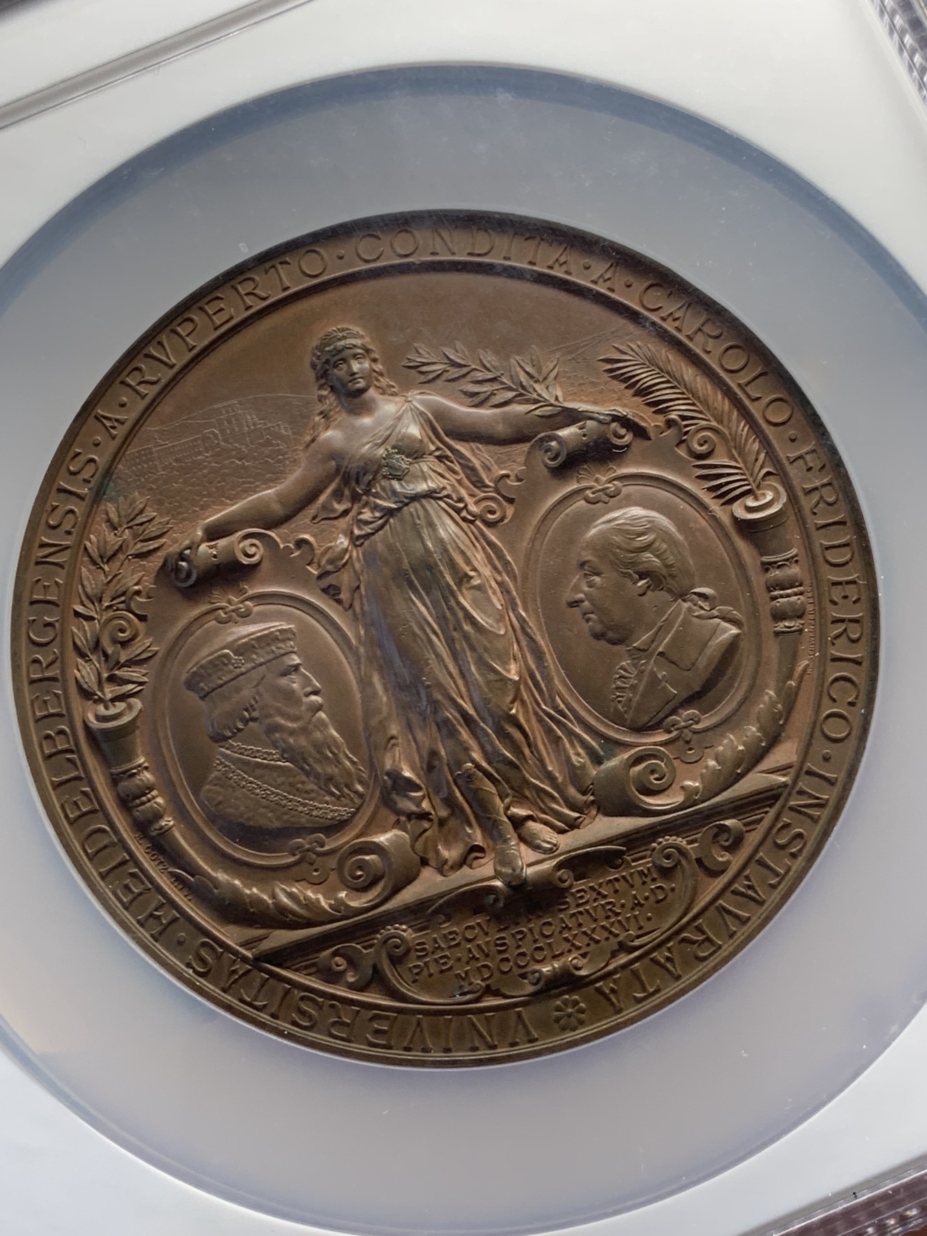 《竞宝斋》第252场-周日，周一2场连拍 (全场包邮) NGC MS63BN 德国巴登1886年海德堡大学纪念大铜章 加大加厚盒子 直径73毫米