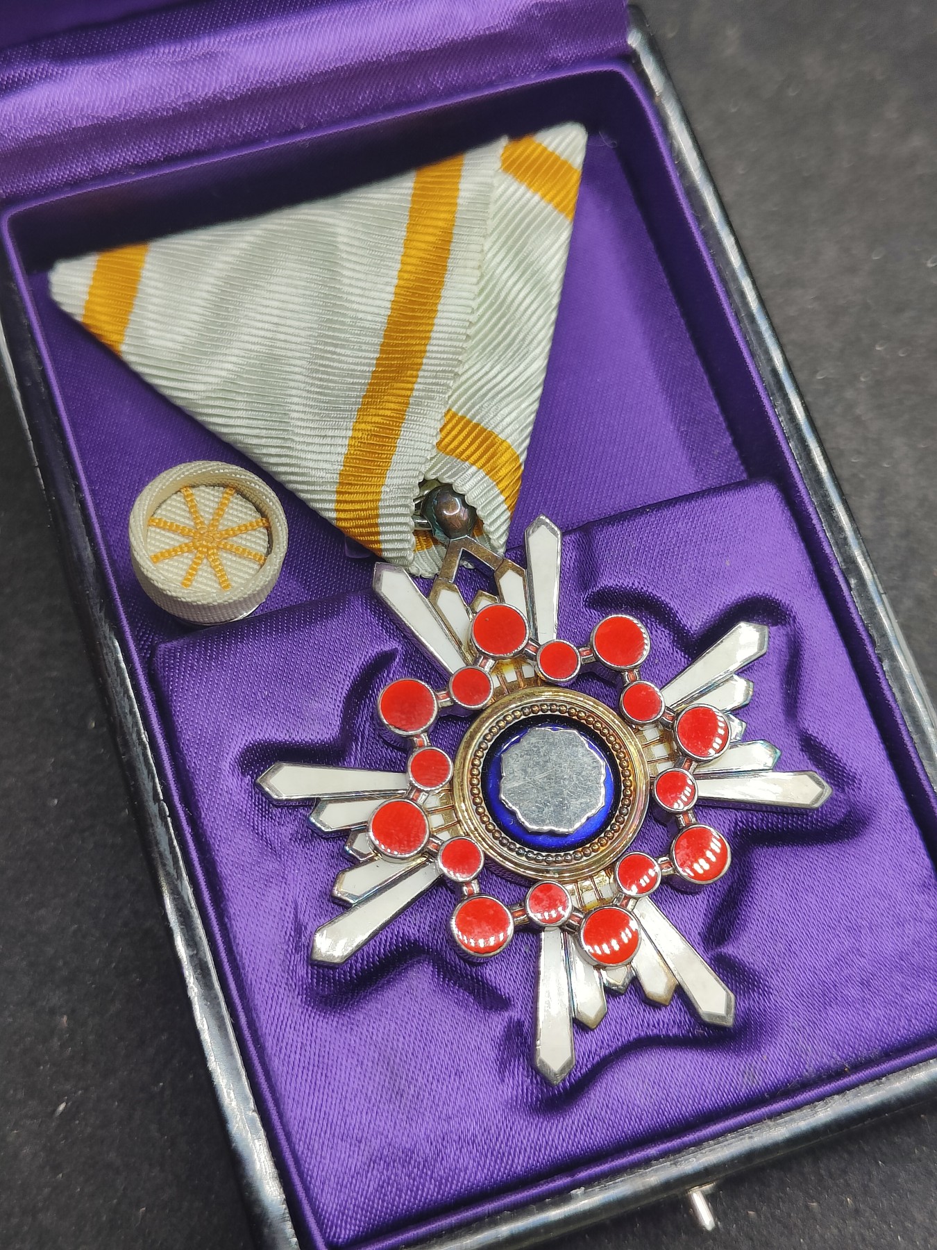 全场0元起拍 第142期 咸鱼国勋章拍卖专场 3月27日（周三）下午6：00开始 日本五等瑞宝章银制带盒略