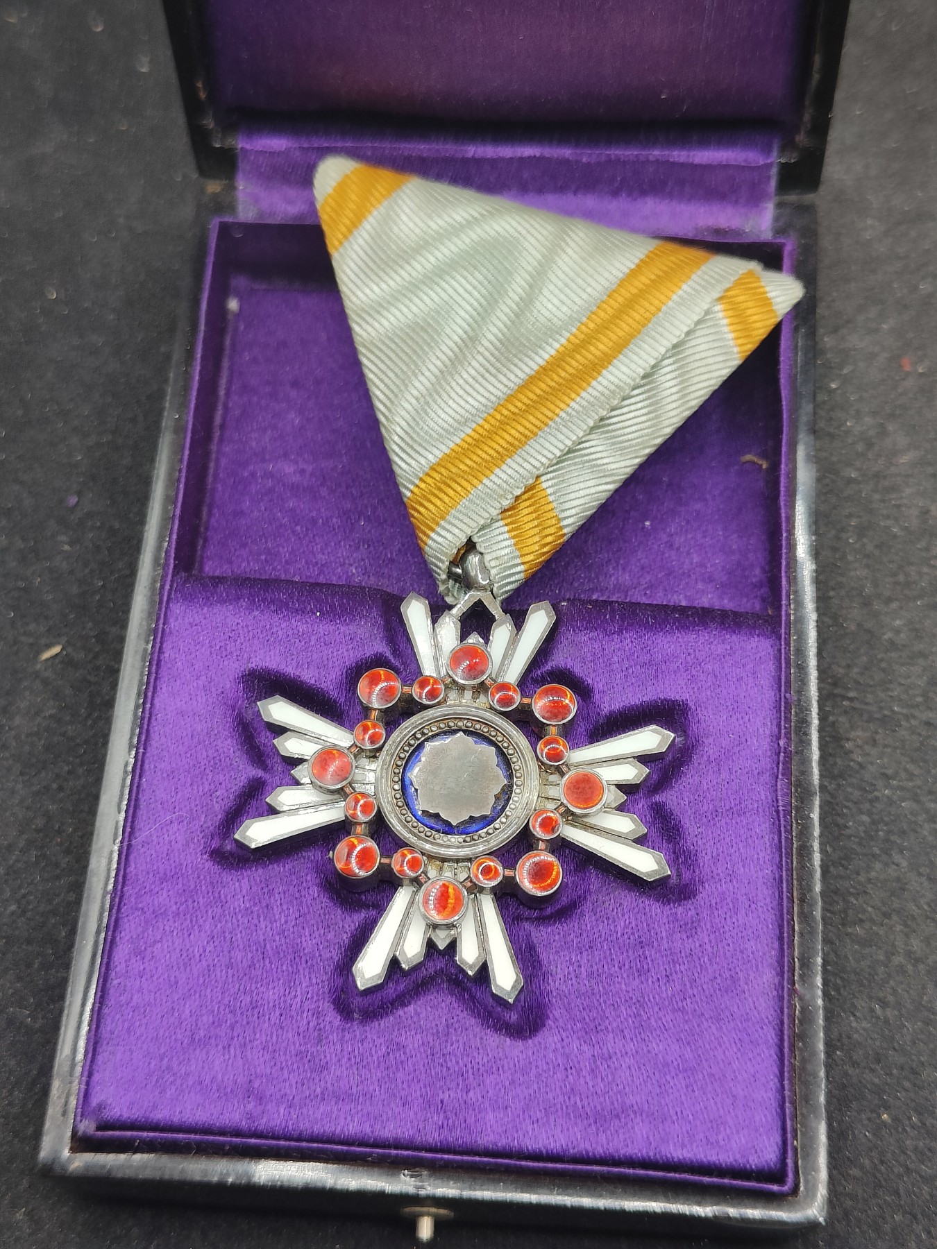 全场0元起拍 第142期 咸鱼国勋章拍卖专场 3月27日（周三）下午6：00开始 日本明治时期六等瑞宝章银制带盒