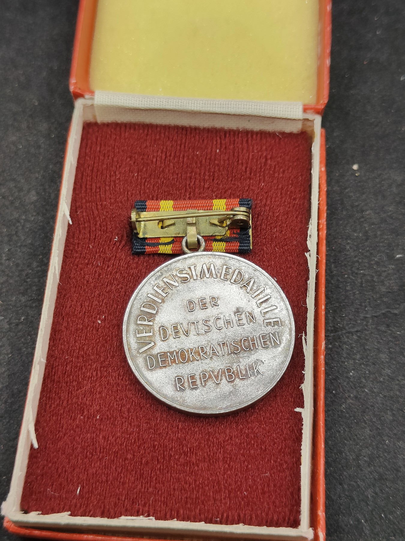 全场0元起拍 第142期 咸鱼国勋章拍卖专场 3月27日（周三）下午6：00开始 东德 德意志民主民主共和国功绩奖章