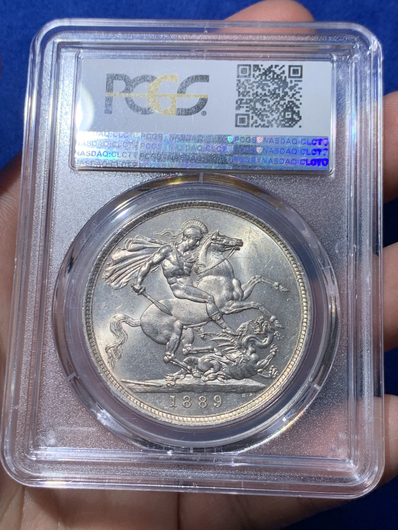 《竞宝斋》第252场-周日，周一2场连拍 (全场包邮) PCGS MS62 英国1889年披纱马剑克朗银币 十字光漂亮