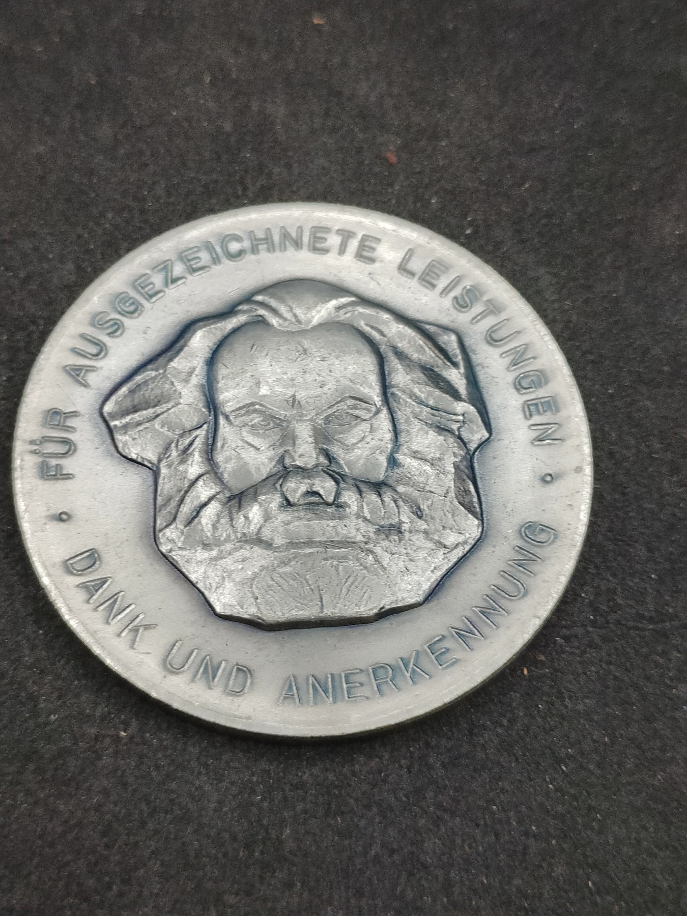 全场0元起拍 第142期 咸鱼国勋章拍卖专场 3月27日（周三）下午6：00开始 东德vdgb纪念章 大型