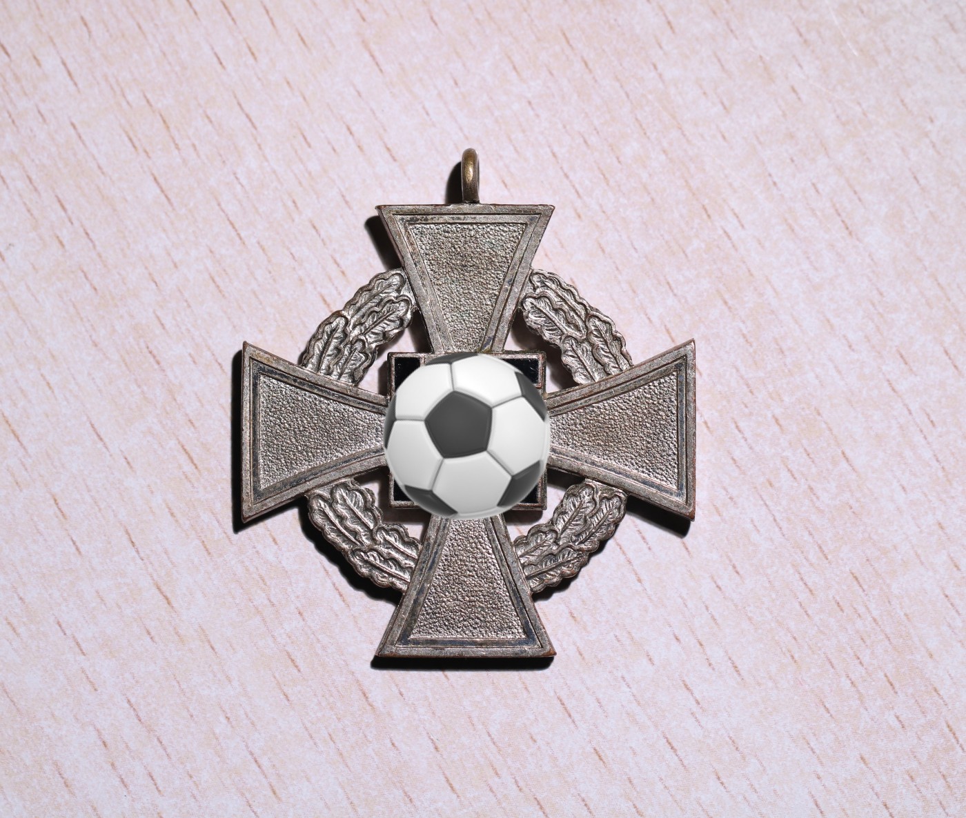 大猫徽章拍卖 第244期  德国政府公务员服务12年证章