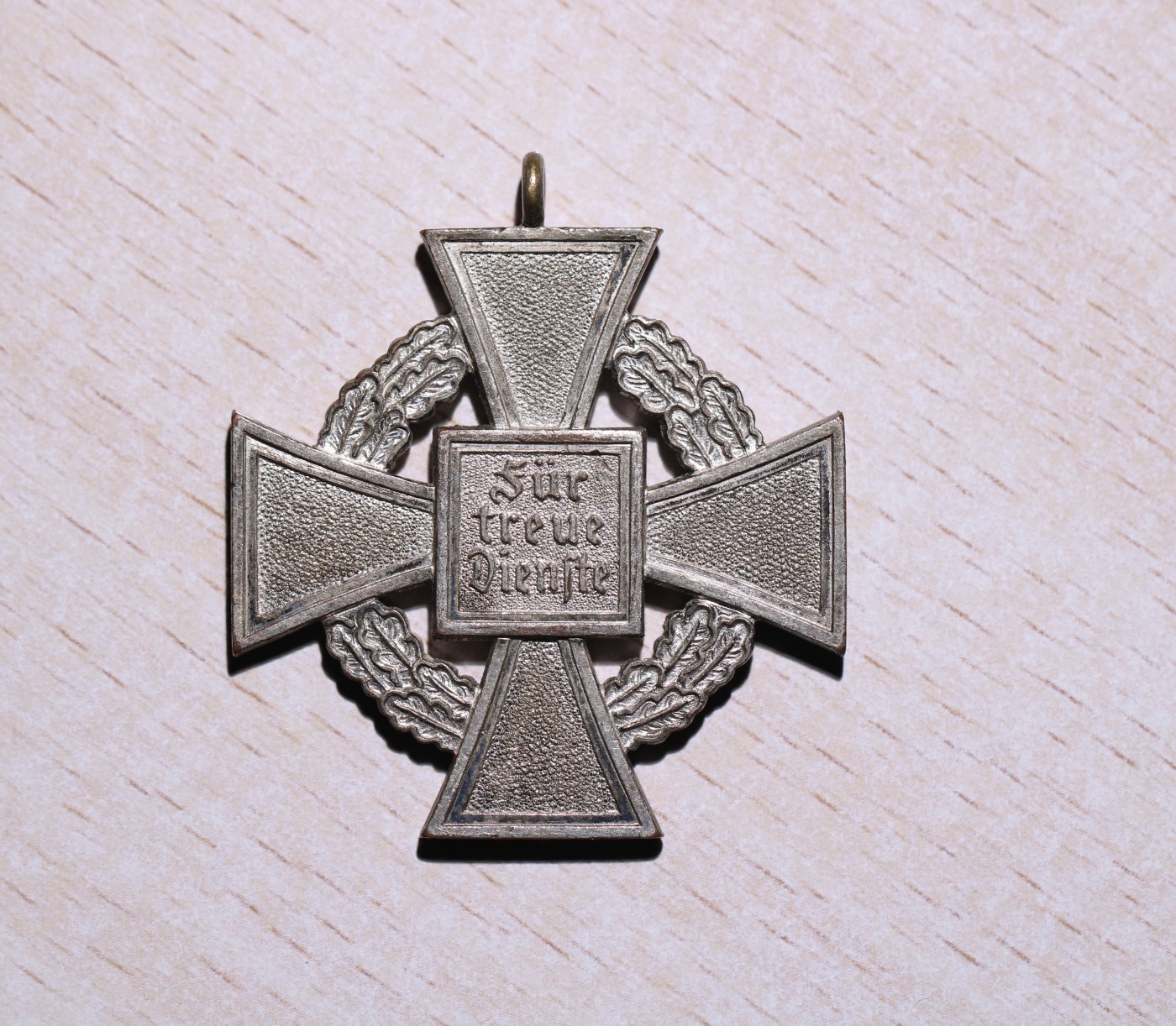 大猫徽章拍卖 第244期  德国政府公务员服务12年证章