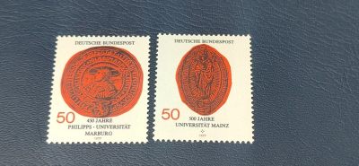 德国邮票专场，都是套票！ - 德国邮票一套，1977年发行，图一是德国马尔堡大学450周年，图三是图宾根大学500年  徽章，品相如图