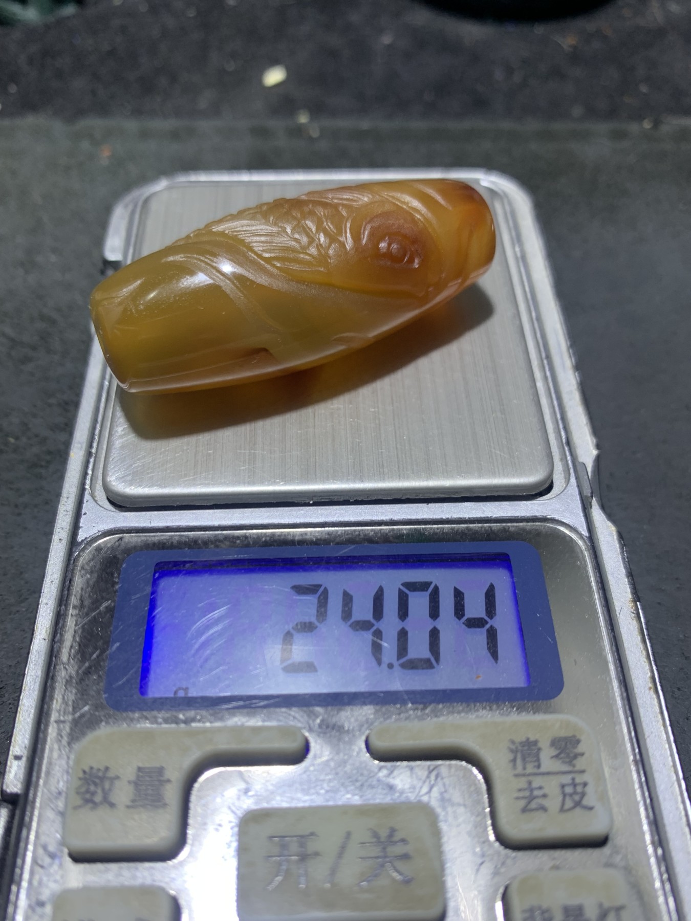 精美亚光高玉化天眼纹巴西玛瑙手工俏色巧雕鲤鱼桶珠一个