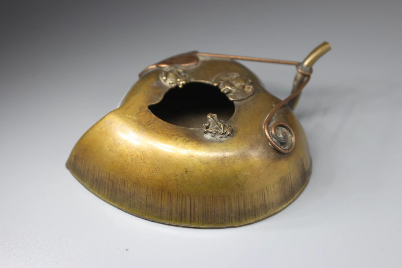 文物商店库出专场 铜 桃型水盂