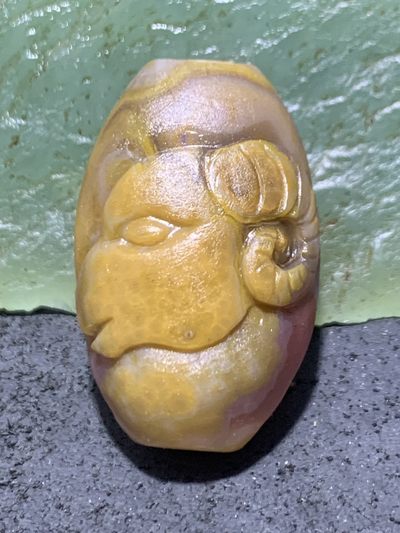 精美亚光高玉化战国红玛瑙手工俏色巧雕领头羊勒子一个， - 精美亚光高玉化战国红玛瑙手工俏色巧雕领头羊勒子一个，