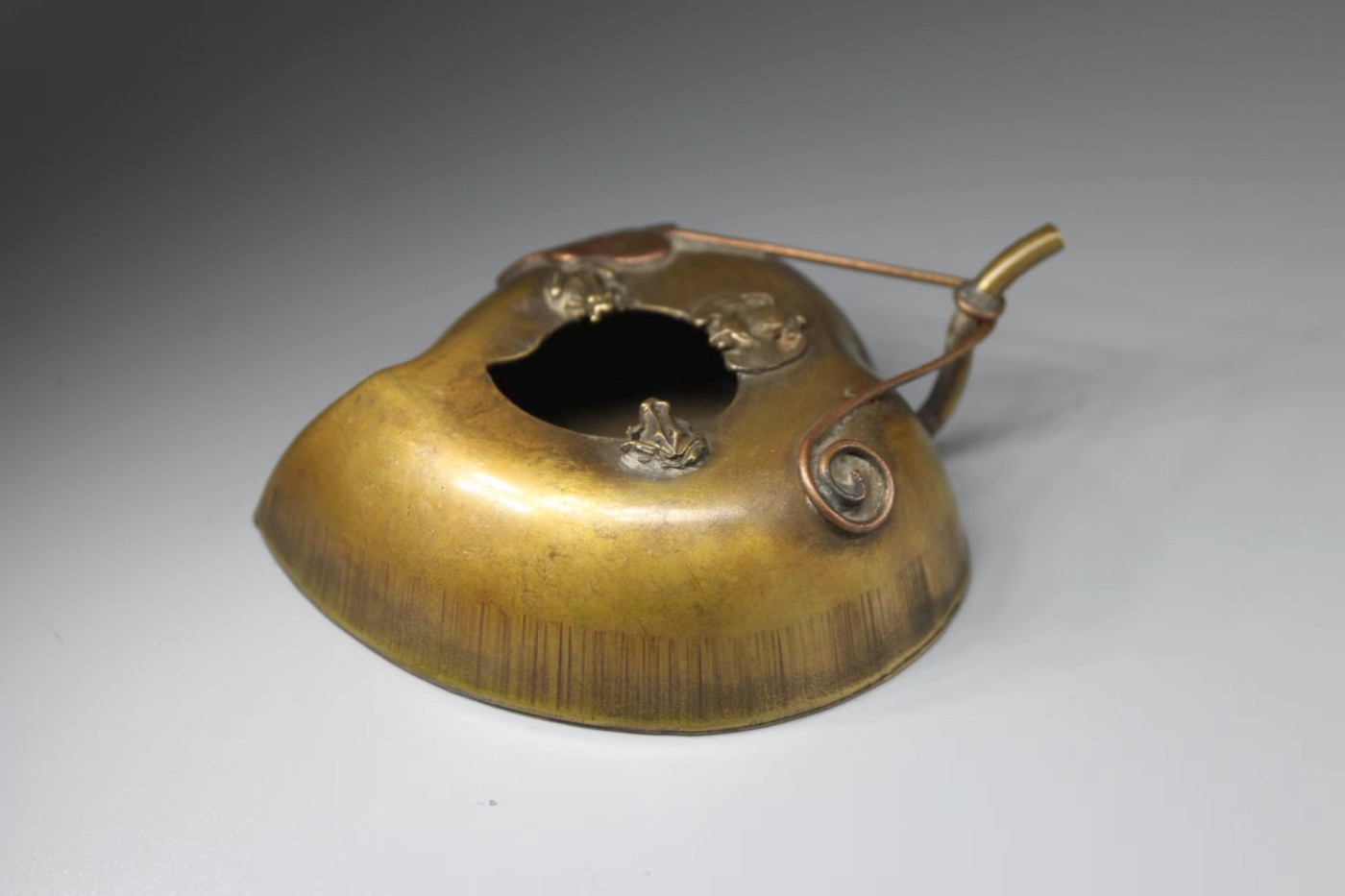 文物商店库出专场 铜 桃型水盂