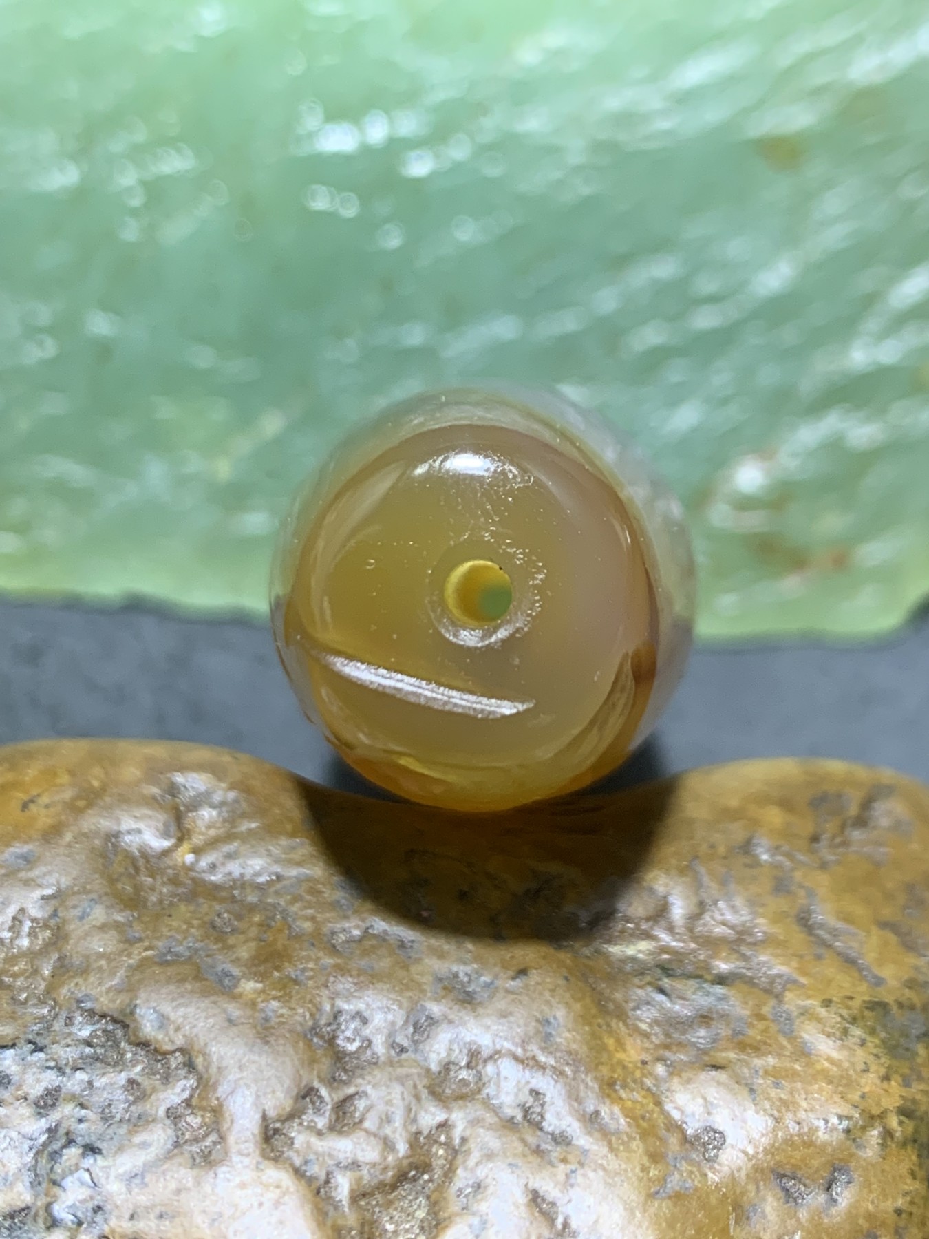 精美亚光高玉化天眼纹巴西玛瑙手工俏色巧雕鲤鱼桶珠一个