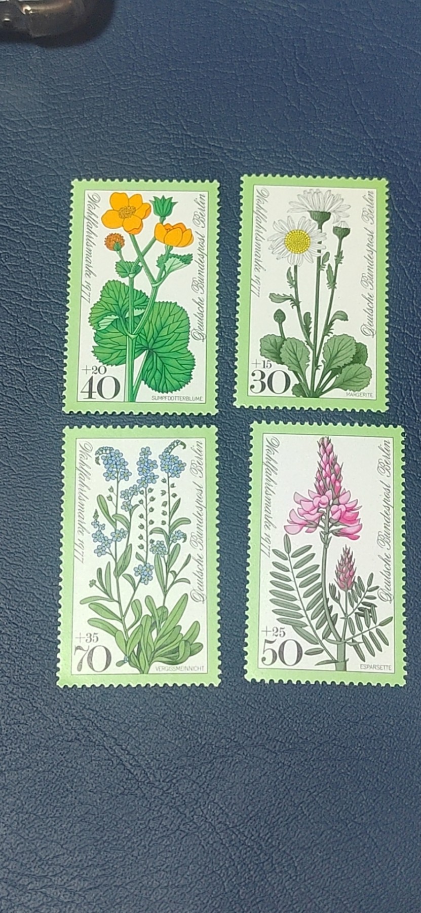 德国邮票专场，都是套票 德国邮票一套，1977年发行，野生花卉 植物，品相如图