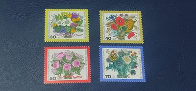 德国邮票专场，都是套票。 - 德国邮票一套，1974年发行，西柏林四季花束，品相如图