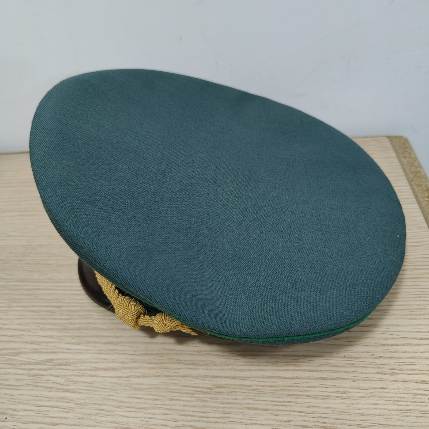 全场0元起拍 第143期 咸鱼国勋章拍卖专场 3月31日（周日）下午6：00开始 东德警察将官大檐帽 56CM