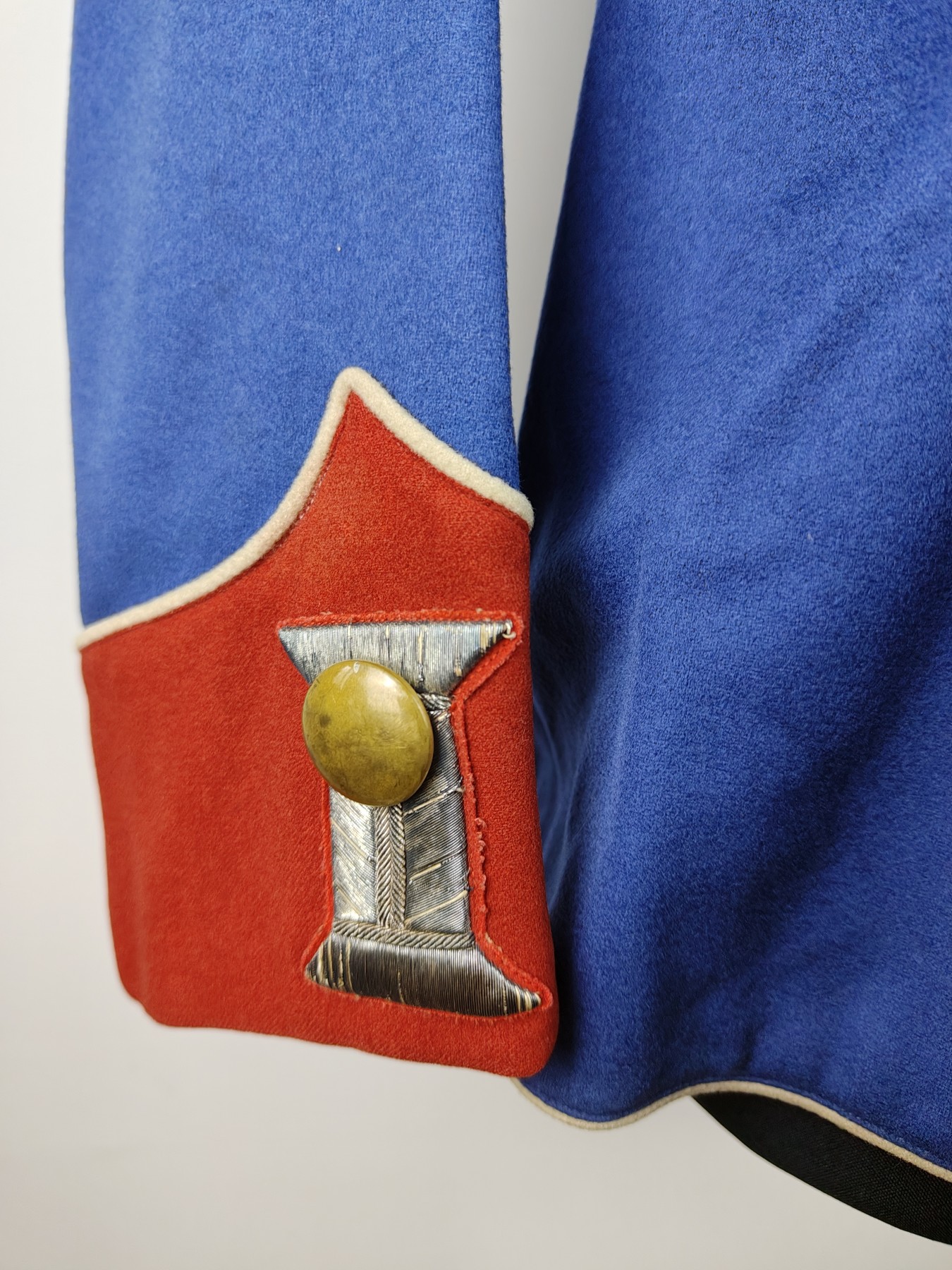 全场0元起拍 第143期 咸鱼国勋章拍卖专场 3月31日（周日）下午6：00开始 德意志帝国帝德萨克森枪骑兵军官大礼服带袖口领口刺绣 胸围102肩宽44 领围43 袖长62 衣长70绣