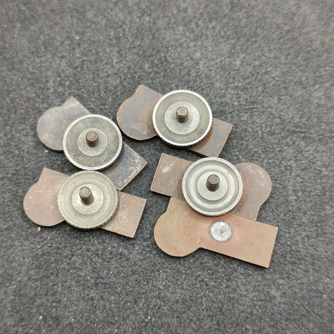 全场0元起拍 第143期 咸鱼国勋章拍卖专场 3月31日（周日）下午6：00开始 日本珐琅章五个