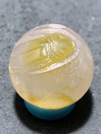 精美亚光高润度冻料飘鸡油黄蒙料战国红玛瑙手工俏色巧雕刻富贵有鱼珠一个， - 精美亚光高润度冻料飘鸡油黄蒙料战国红玛瑙手工俏色巧雕刻富贵有鱼珠一个，