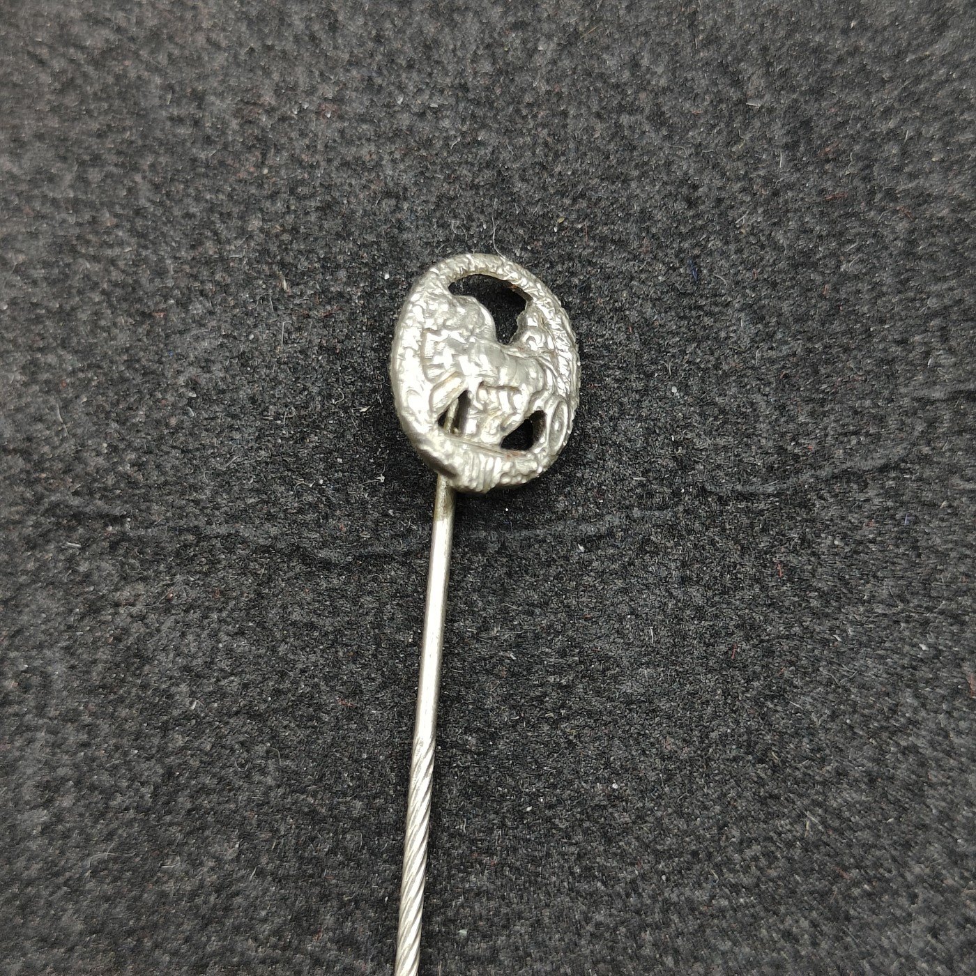 全场0元起拍 第143期 咸鱼国勋章拍卖专场 3月31日（周日）下午6：00开始 西德57版 马术荣誉奖章 mini章