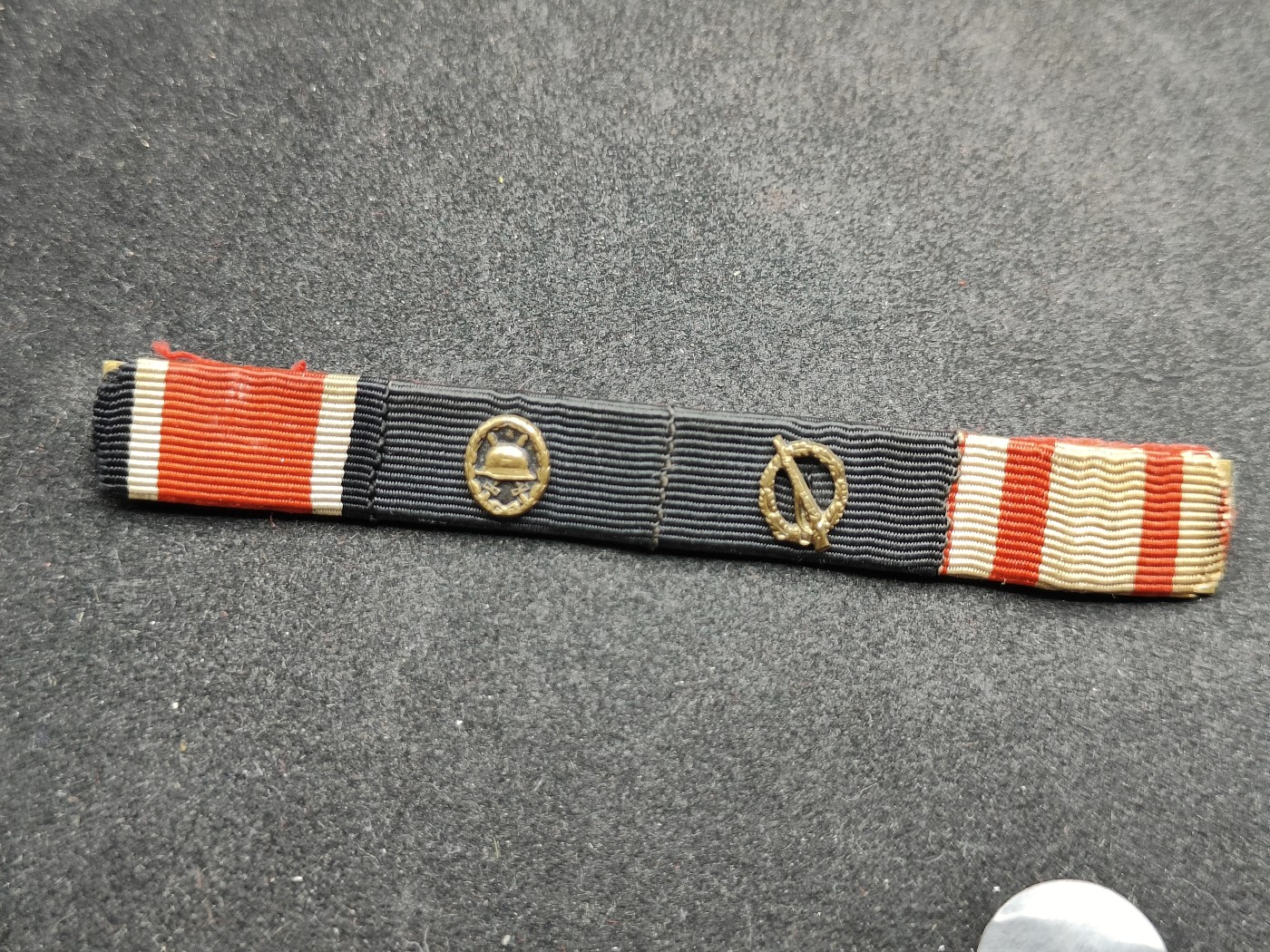 全场0元起拍 第143期 咸鱼国勋章拍卖专场 3月31日（周日）下午6：00开始 西德57版四连略