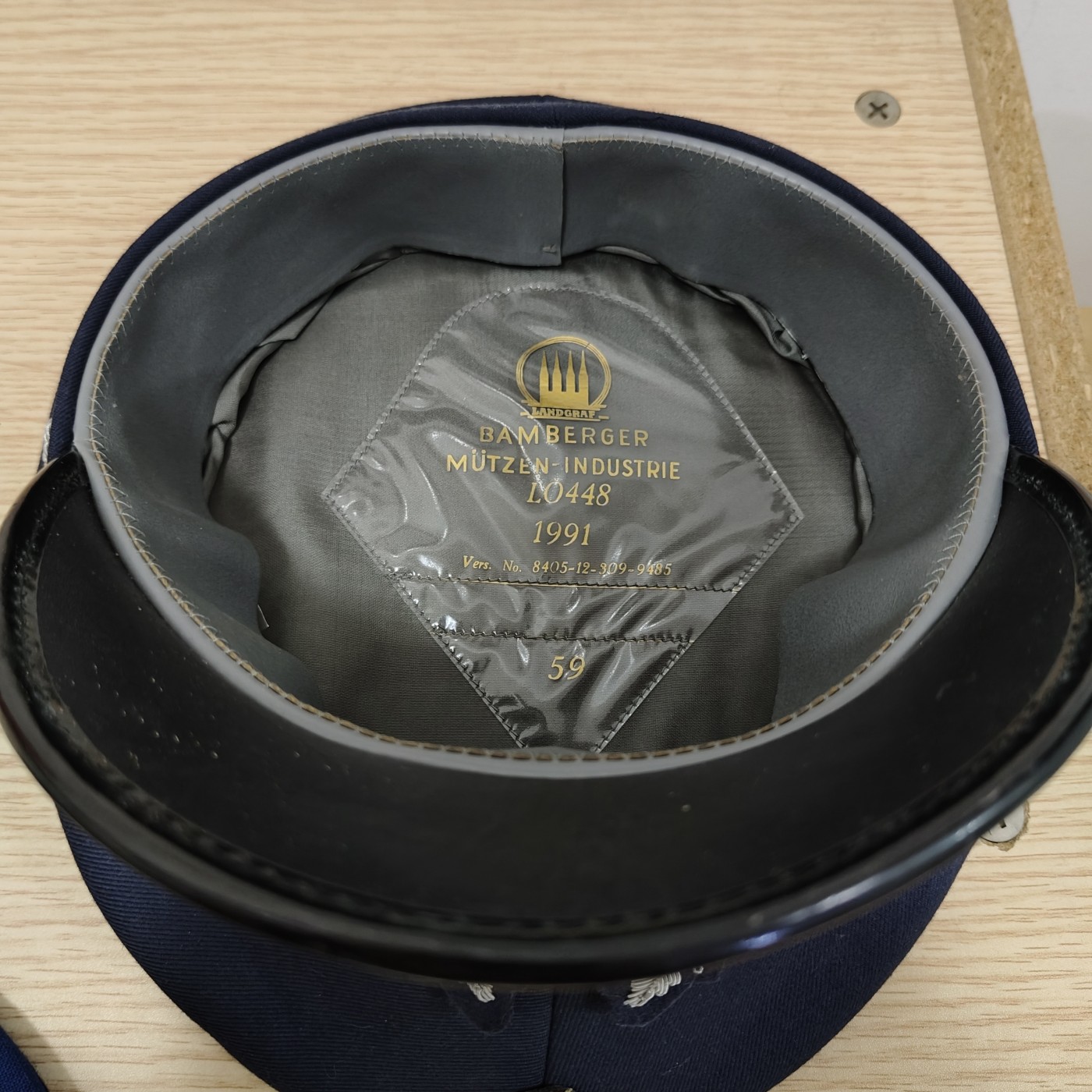 全场0元起拍 第143期 咸鱼国勋章拍卖专场 3月31日（周日）下午6：00开始 西德空军校官大檐帽 59CM