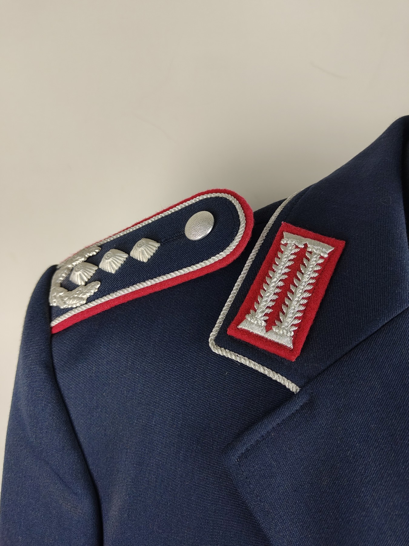 全场0元起拍 第143期 咸鱼国勋章拍卖专场 3月31日（周日）下午6：00开始 西德空军参谋上校全套 胸围112 肩宽50 衣长78袖长66 腰围92 裤长106