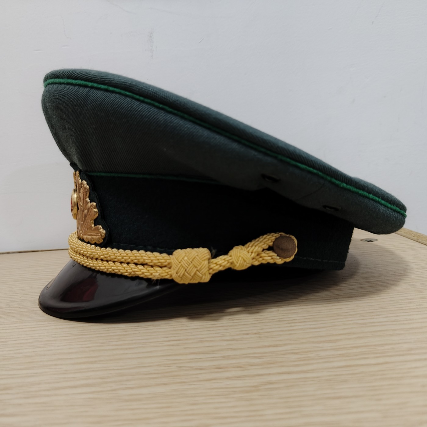 全场0元起拍 第143期 咸鱼国勋章拍卖专场 3月31日（周日）下午6：00开始 东德警察将官大檐帽 56CM