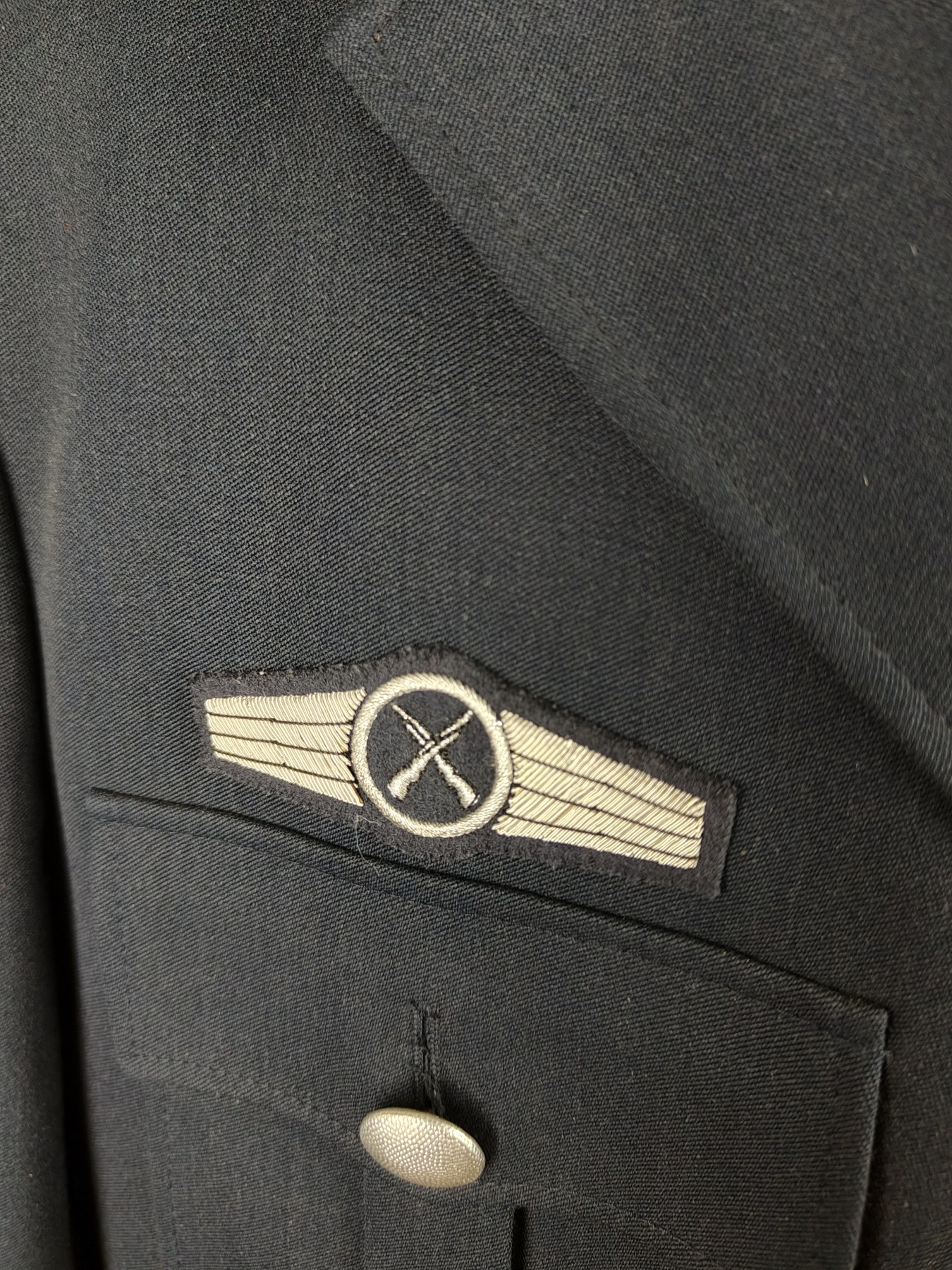 全场0元起拍 第143期 咸鱼国勋章拍卖专场 3月31日（周日）下午6：00开始 西德空军参谋上校全套 胸围112 肩宽50 衣长78袖长66 腰围92 裤长106