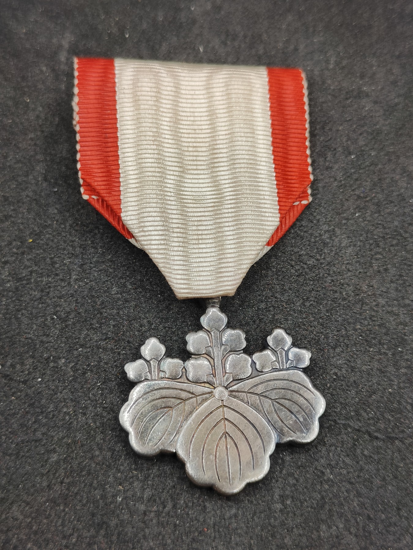 全场0元起拍 第143期 咸鱼国勋章拍卖专场 3月31日（周日）下午6：00开始 日本八等白叶章银制