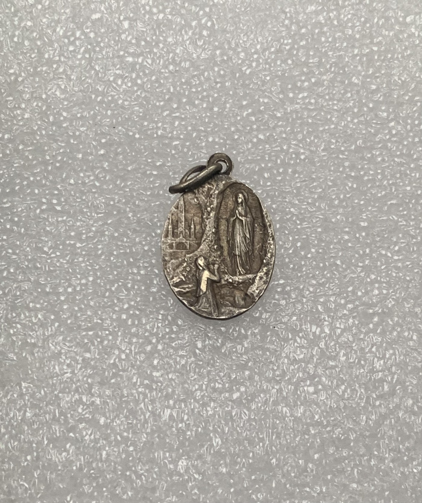 瓶子🏺第134期拍卖会  银合金圣母宗教圣牌