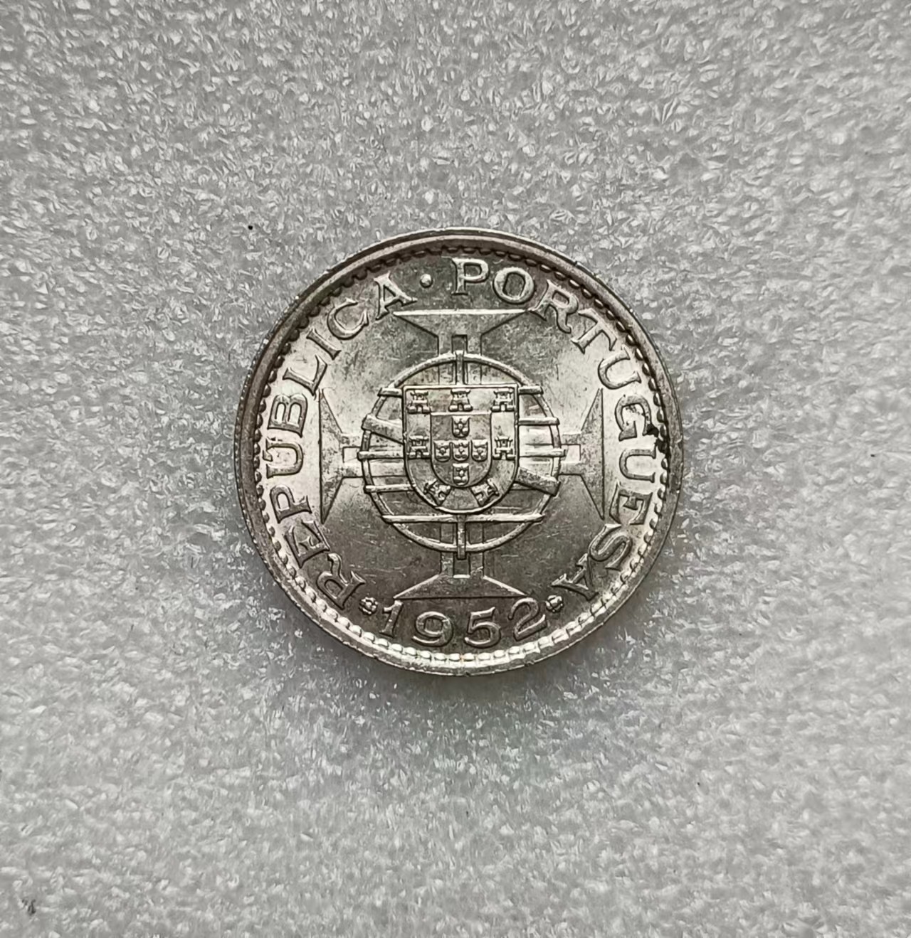 瓶子🏺第134期拍卖会  澳门1952年5圆银币  原光