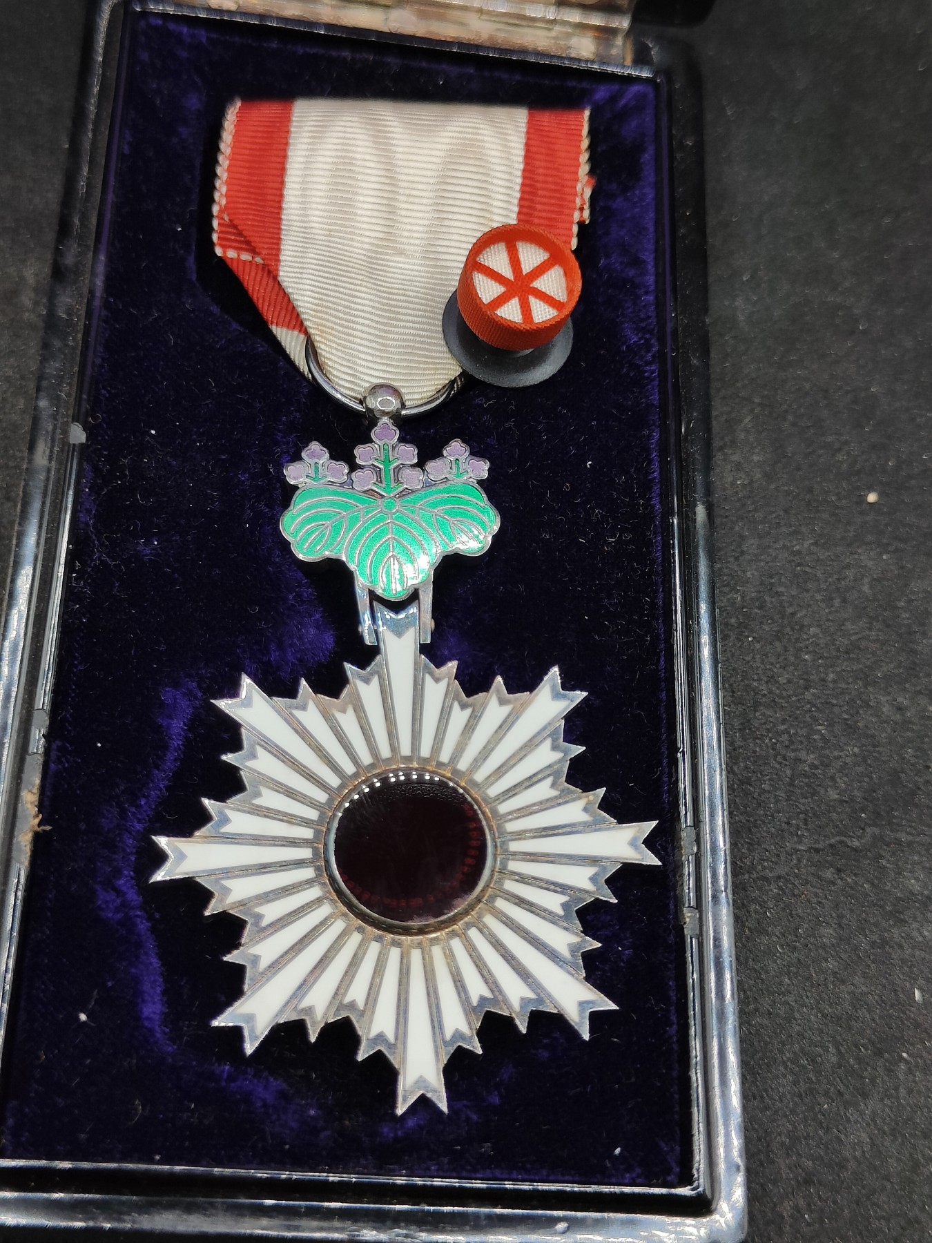 全场0元起拍 第143期 咸鱼国勋章拍卖专场 3月31日（周日）下午6：00开始 日本六等旭日章银制带盒略